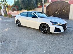 نيسان ألتيما